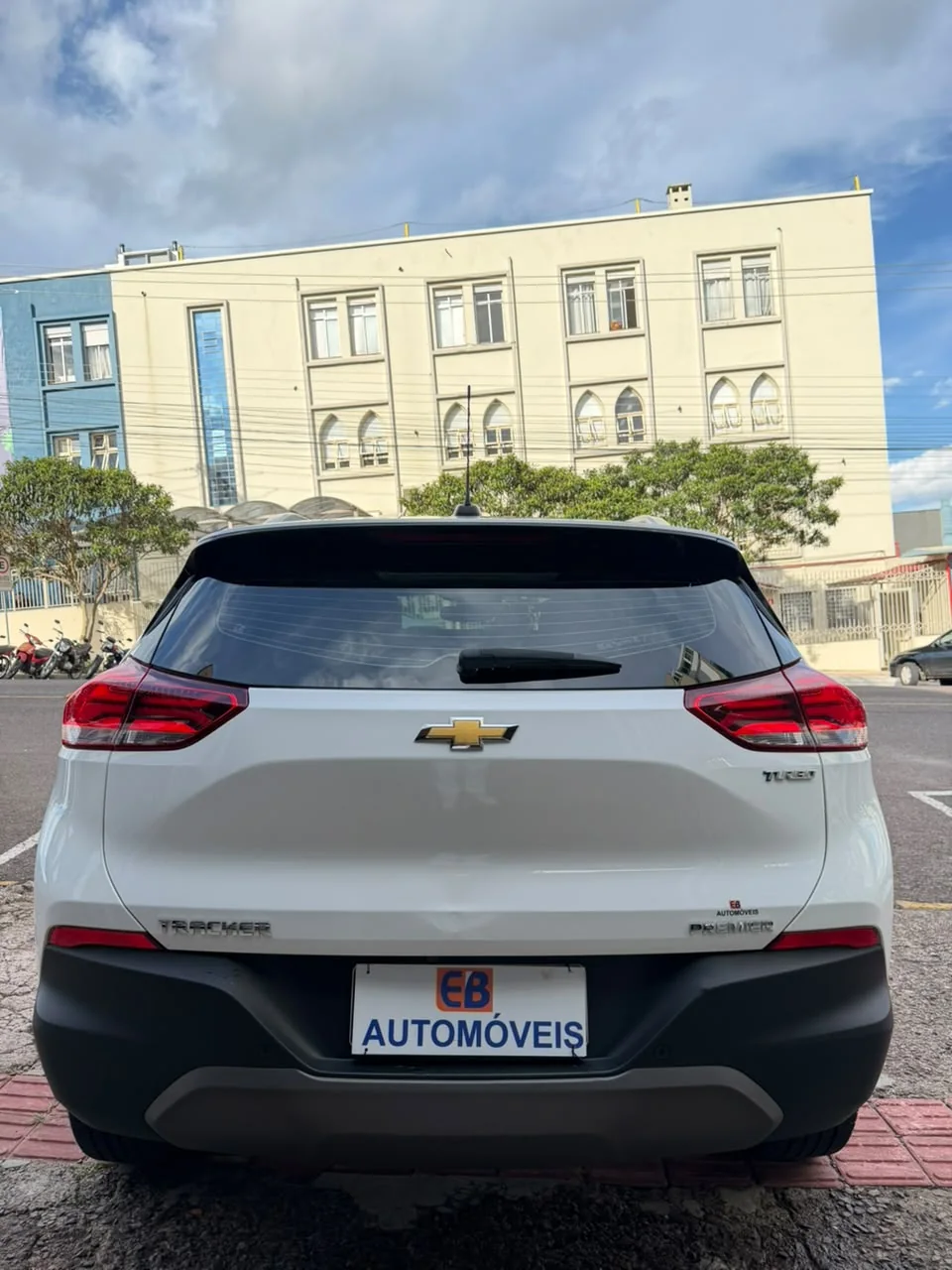 Chevrolet Tracker 2024 branco: foto 3 de 9
