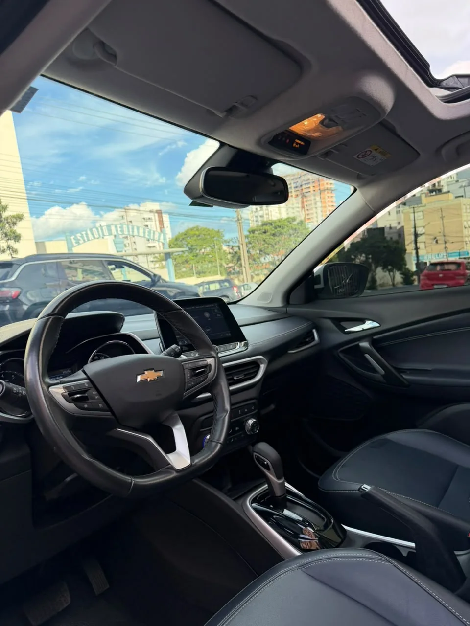 Chevrolet Tracker 2024 branco: foto 6 de 9