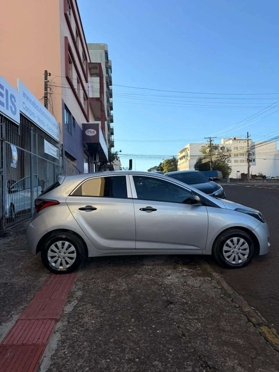 Hyundai HB20 2019 cinza: foto 3 de 7