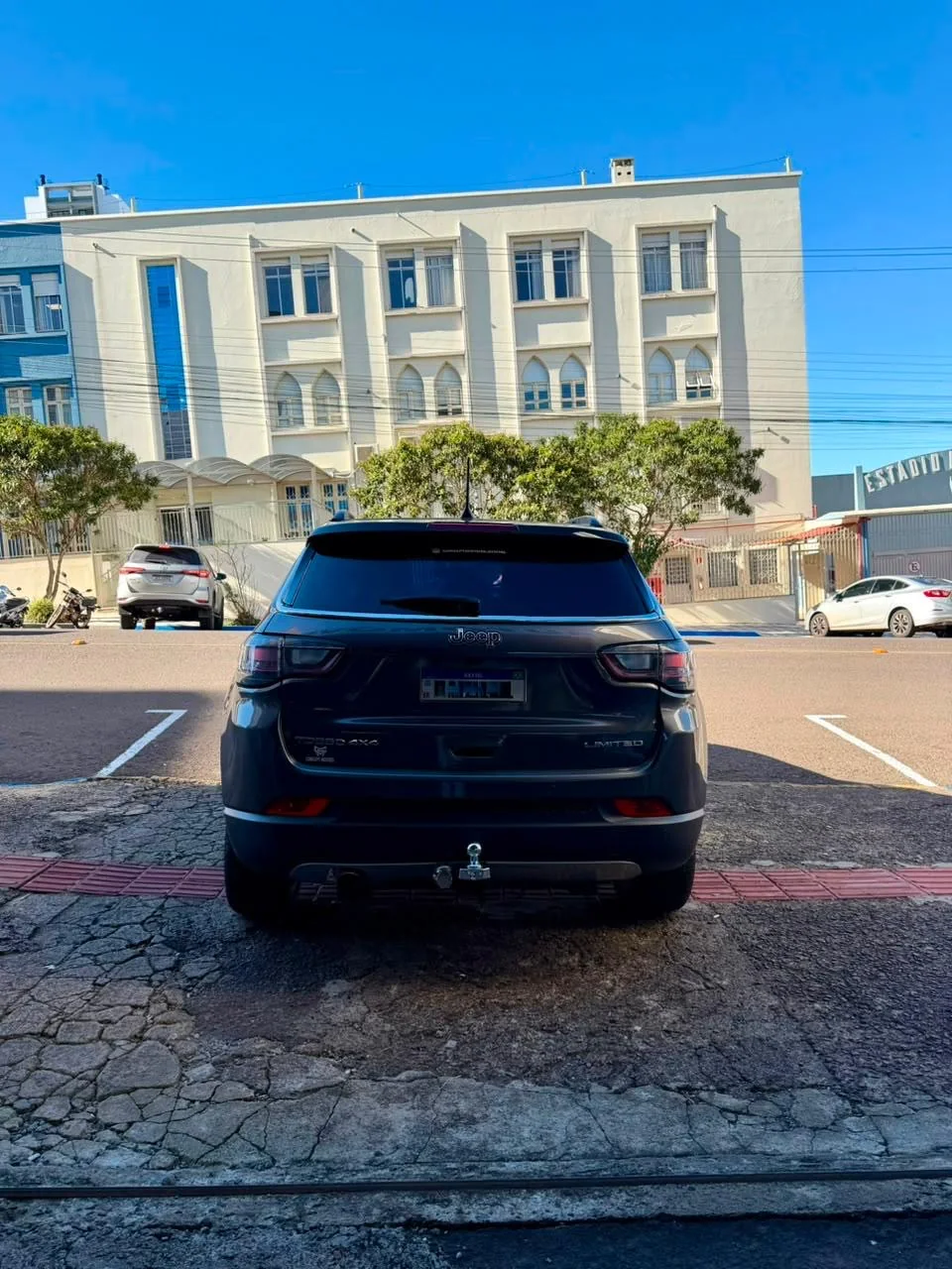 Jeep Compass 2022 cinza: foto 4 de 7