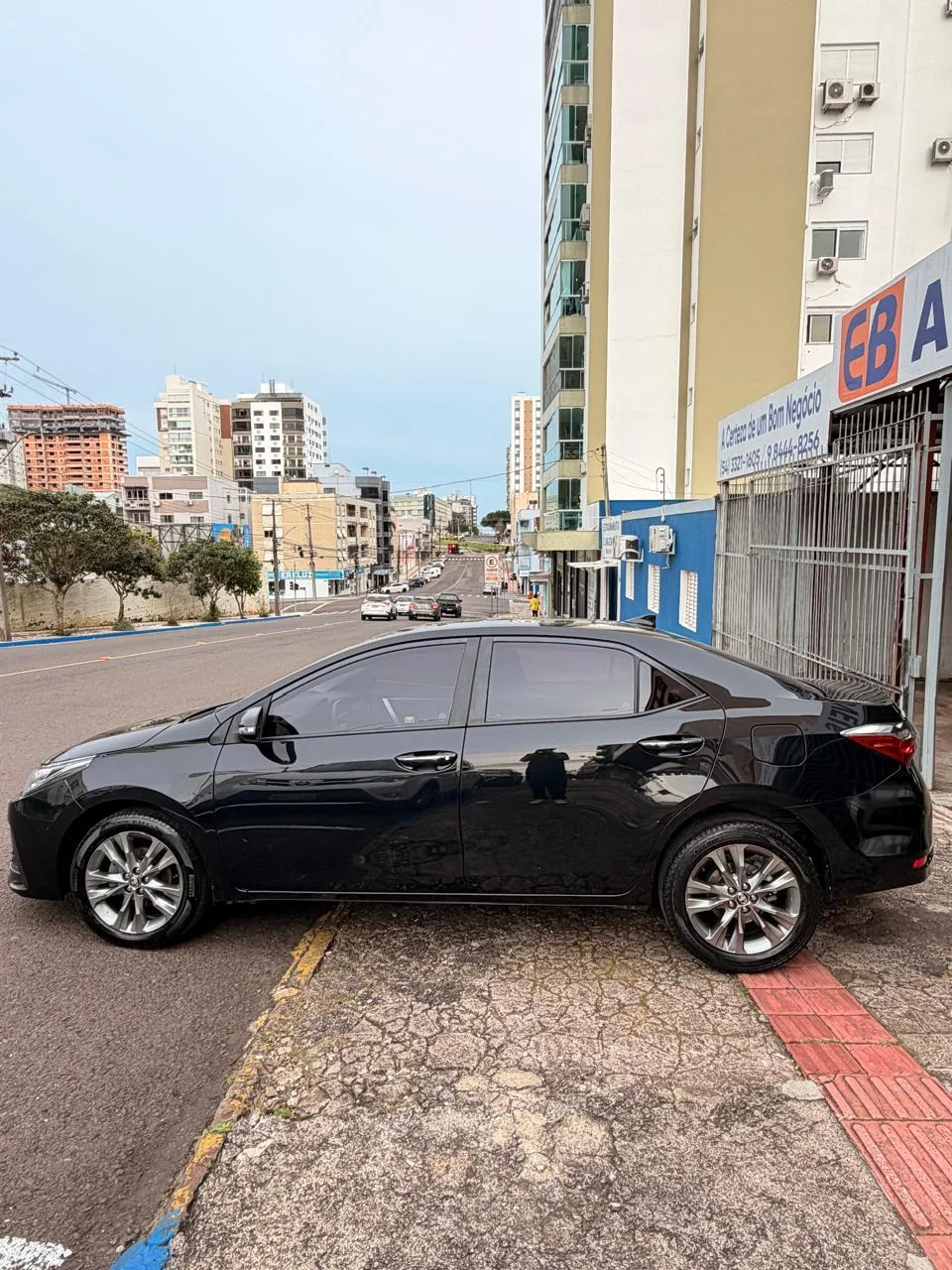 Toyota Corolla 2018/2019 preto: foto 4 de 11