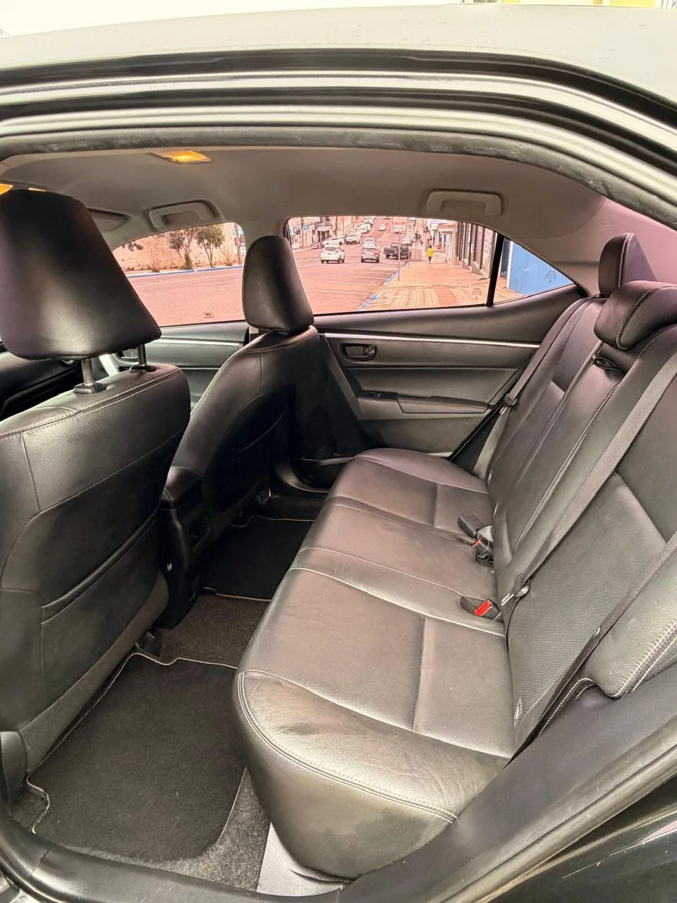 Toyota Corolla 2018/2019 preto: foto 5 de 11