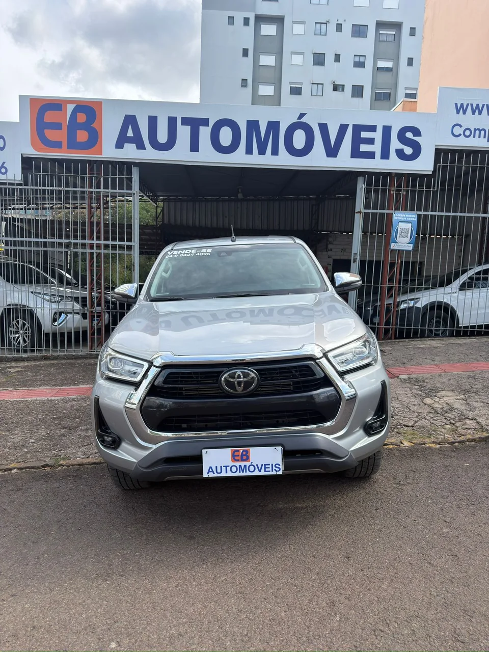 Toyota Hilux 2021 prata: foto 1 de 8