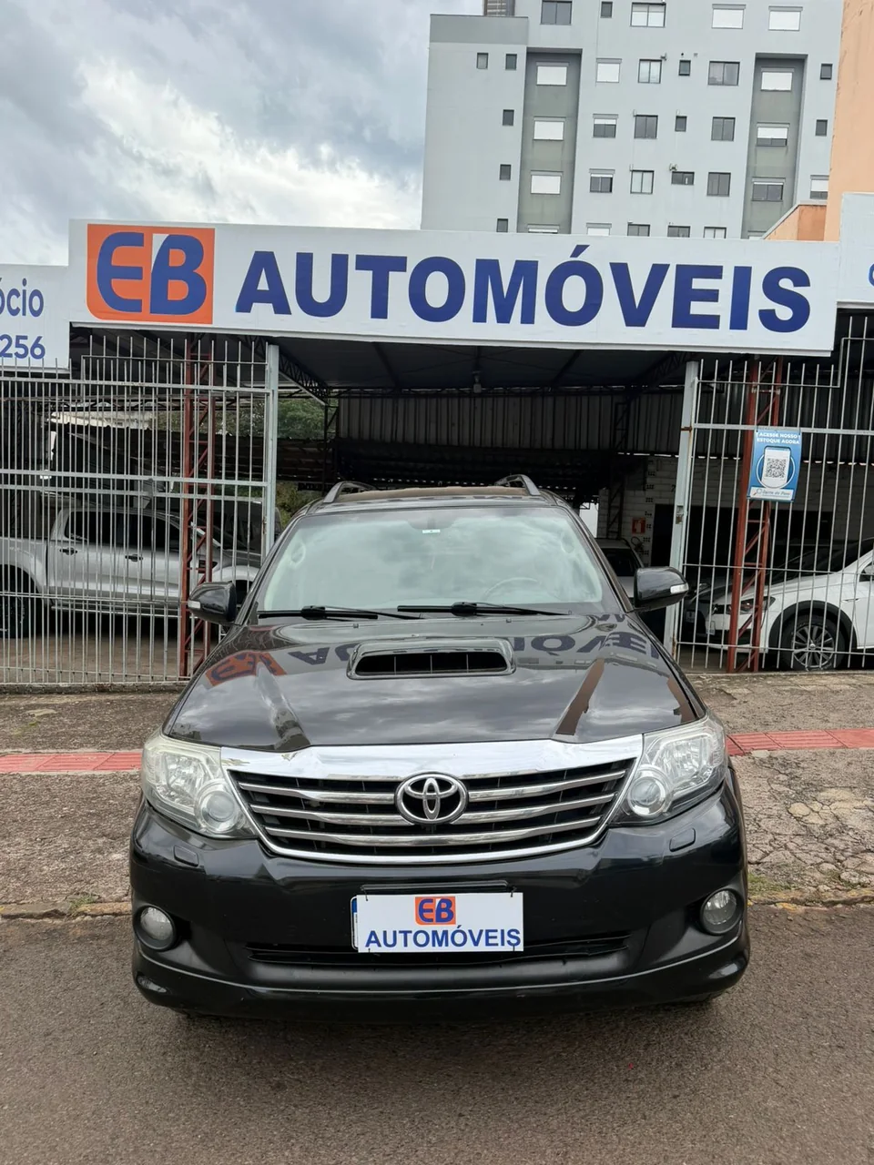 Toyota Hilux SW4 2012 preta: foto 1 de 7
