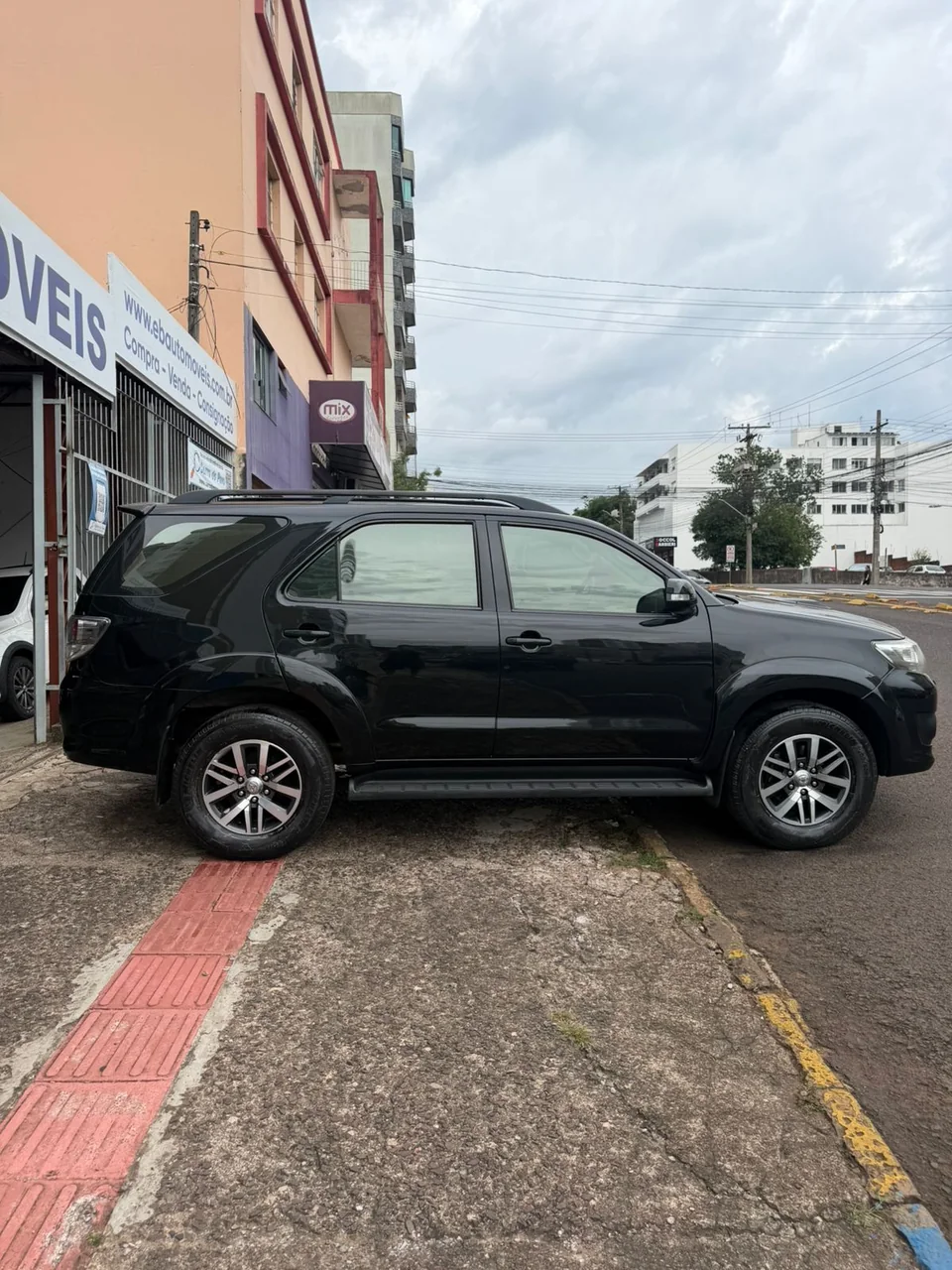 Toyota Hilux SW4 2012 preta: foto 2 de 7