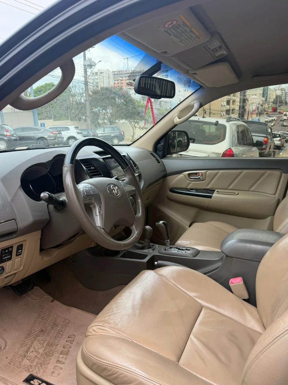 Toyota Hilux SW4 2012 preta: foto 4 de 7
