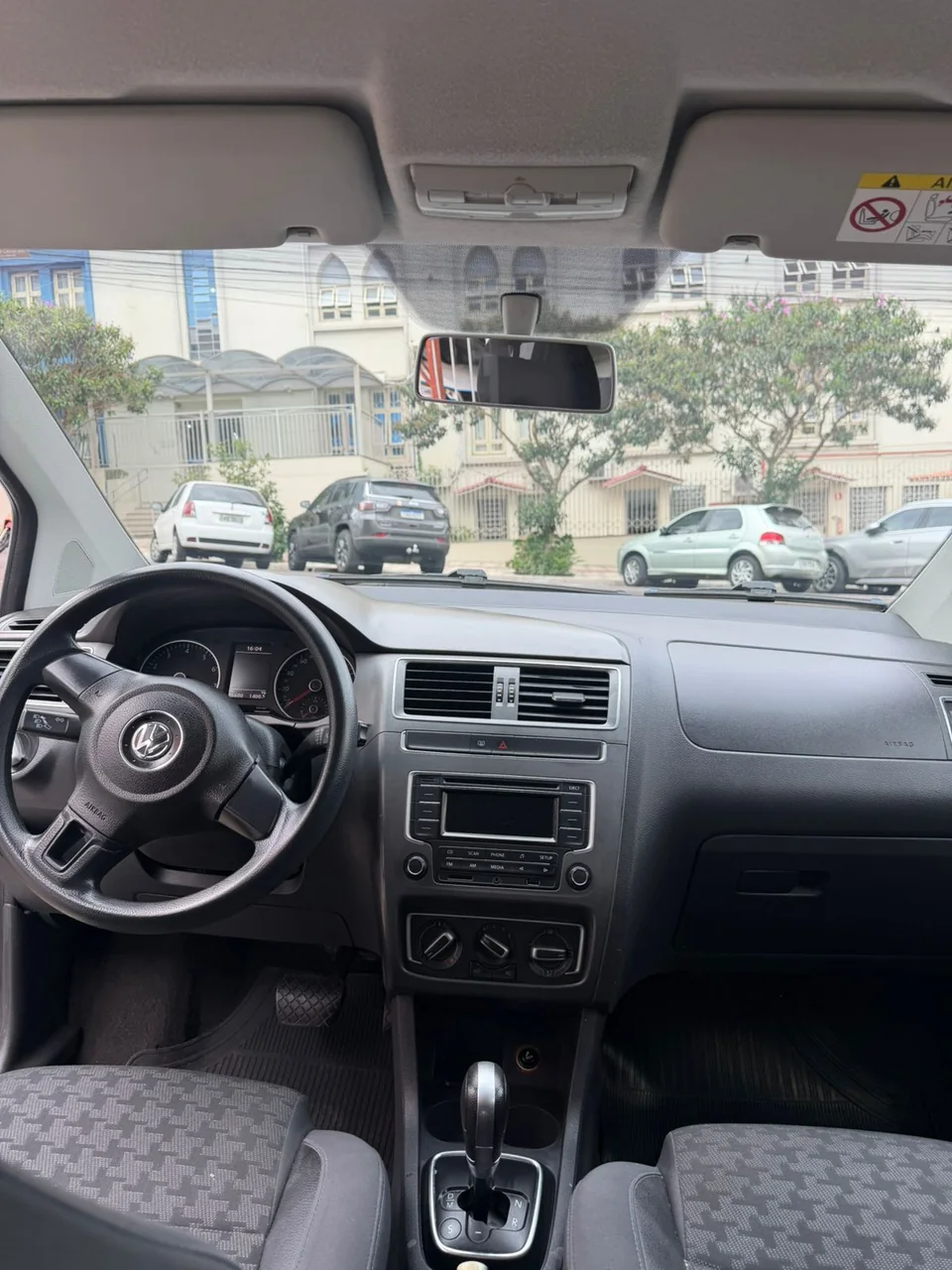 Volkswagen Fox 2015 branco: foto 5 de 7