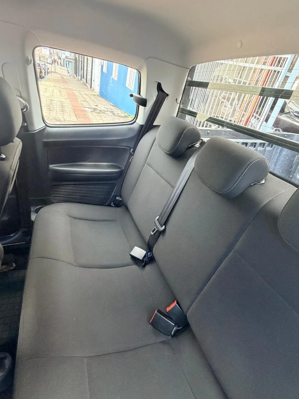 Volkswagen Saveiro Robust 2024/2025 branca: foto 13 de 14