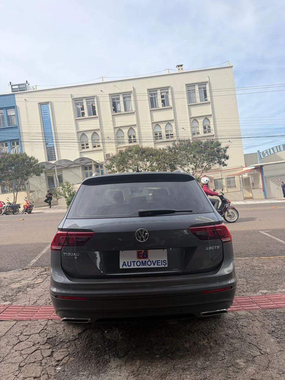 Volkswagen Tiguan Allspace 2018 cinza: foto 2 de 8