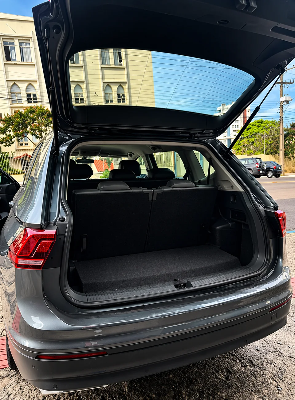 Volkswagen Tiguan Allspace 2018 cinza: foto 5 de 8