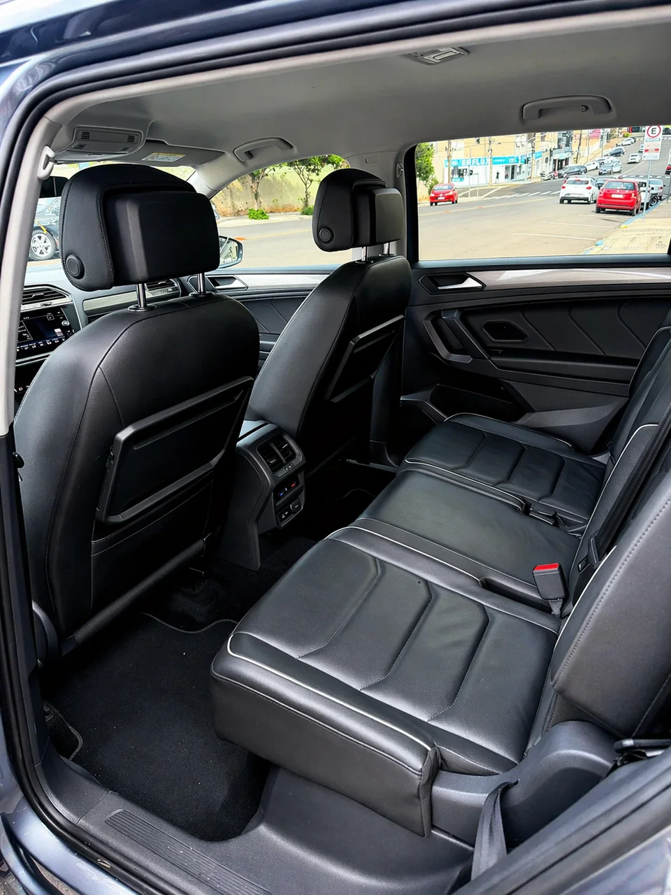 Volkswagen Tiguan Allspace 2018 cinza: foto 7 de 8